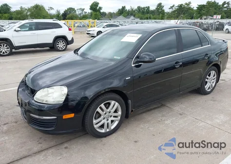 2007 Volkswagen Jetta Wolfsburg Edition z USA, uszkodzony, nr VIN 3VWEF71K57M138294